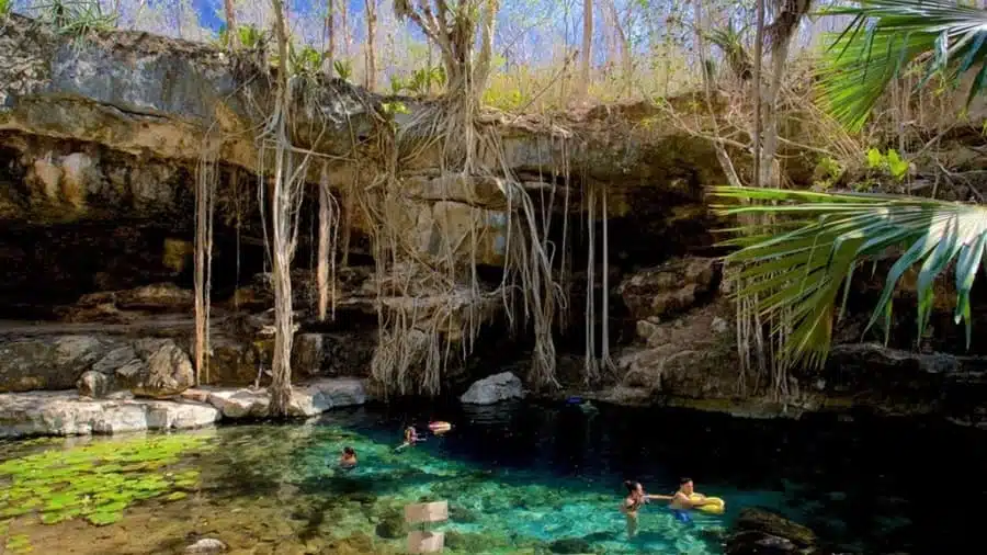 Cenote X'batun Cenote X'batun